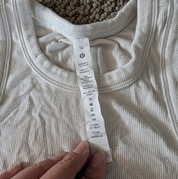 Lululemon Hold Tight Crop Tank - Picture 4 of 4